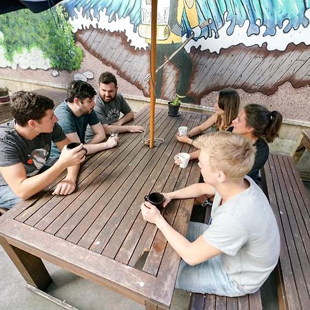 Hostel Nomads Capital Backpackers - Wellington (Adults Only) Exteriér fotografie Students at the University of Freiburg