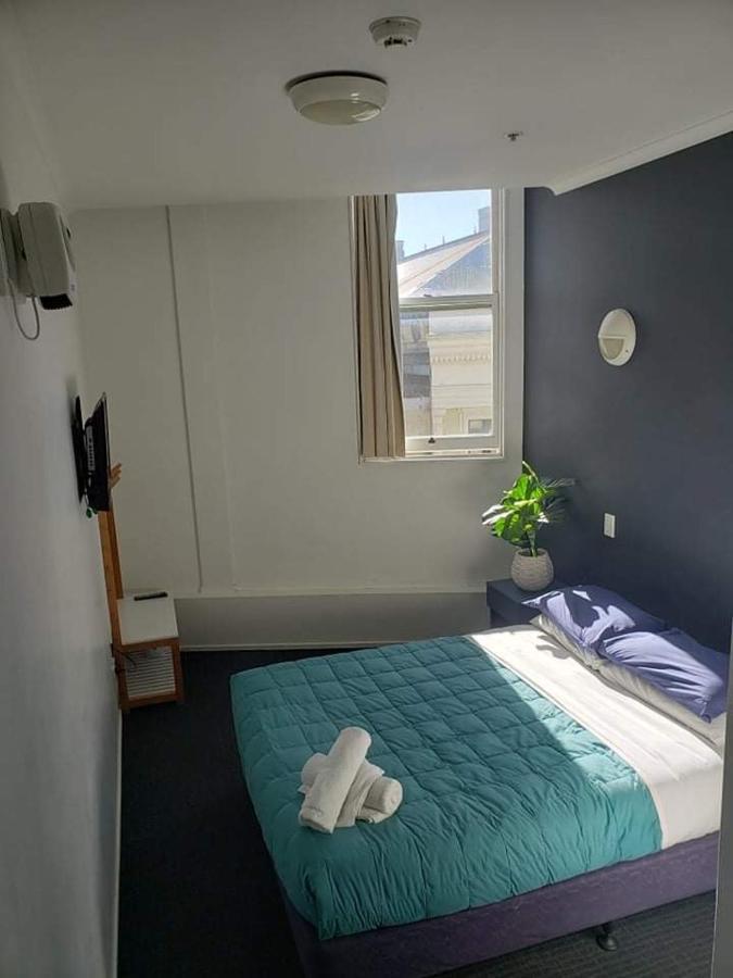 Hostel Nomads Capital Backpackers - Wellington (Adults Only) Exteriér fotografie A room at the hotel