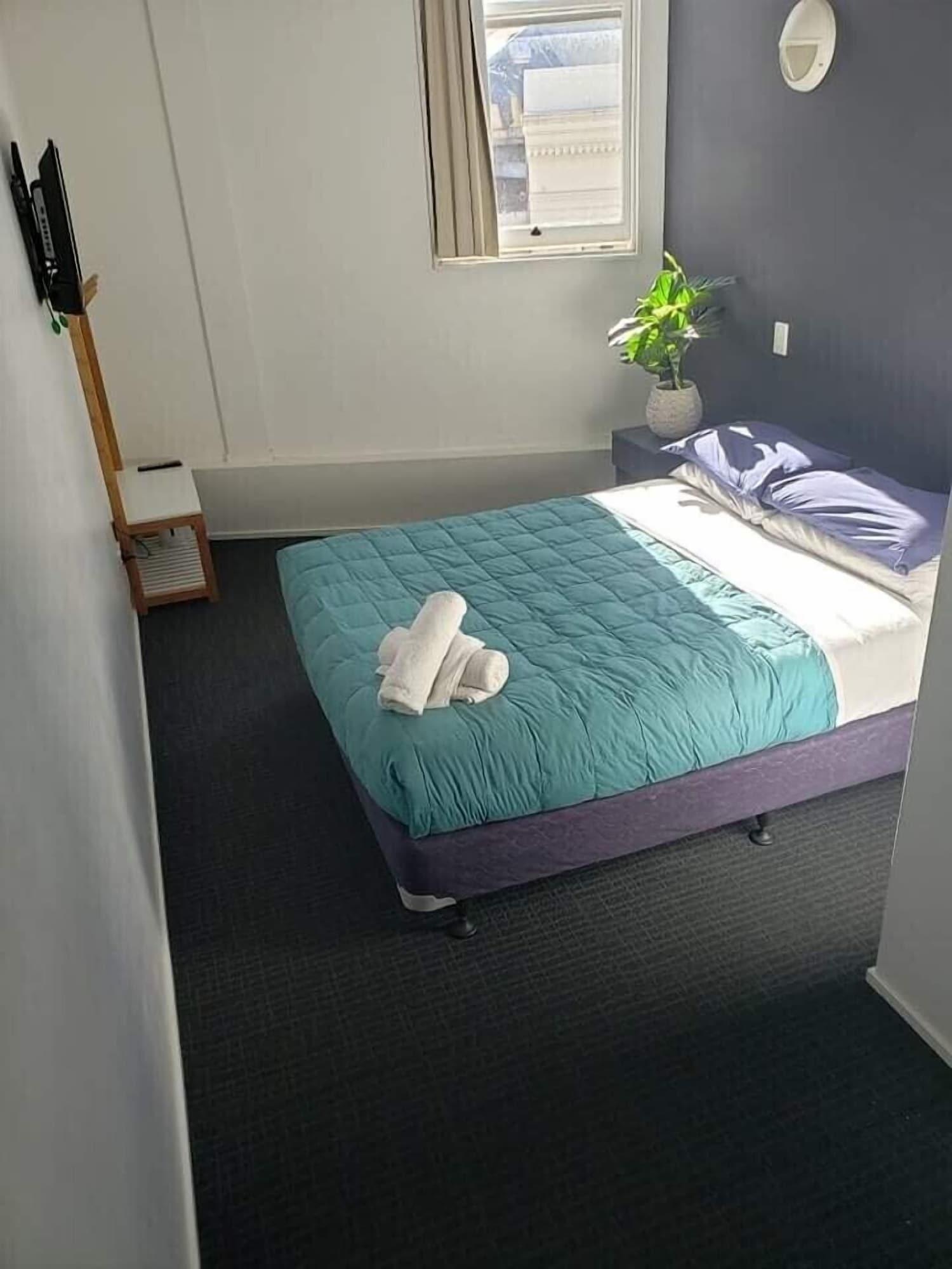 Hostel Nomads Capital Backpackers - Wellington (Adults Only) Exteriér fotografie A bedroom at the hotel