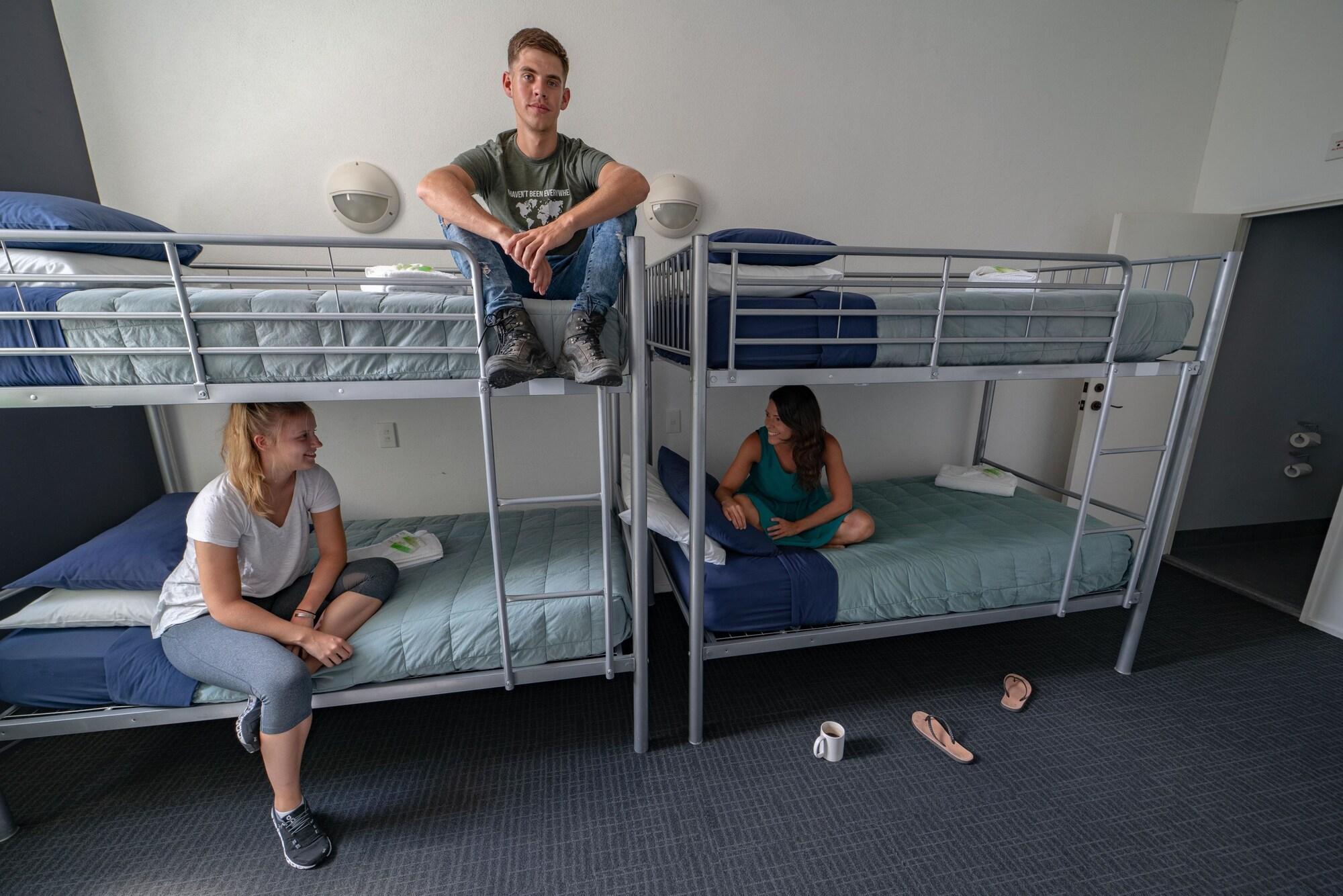 Hostel Nomads Capital Backpackers - Wellington (Adults Only) Exteriér fotografie A room at a hostel in Sydney, Australia