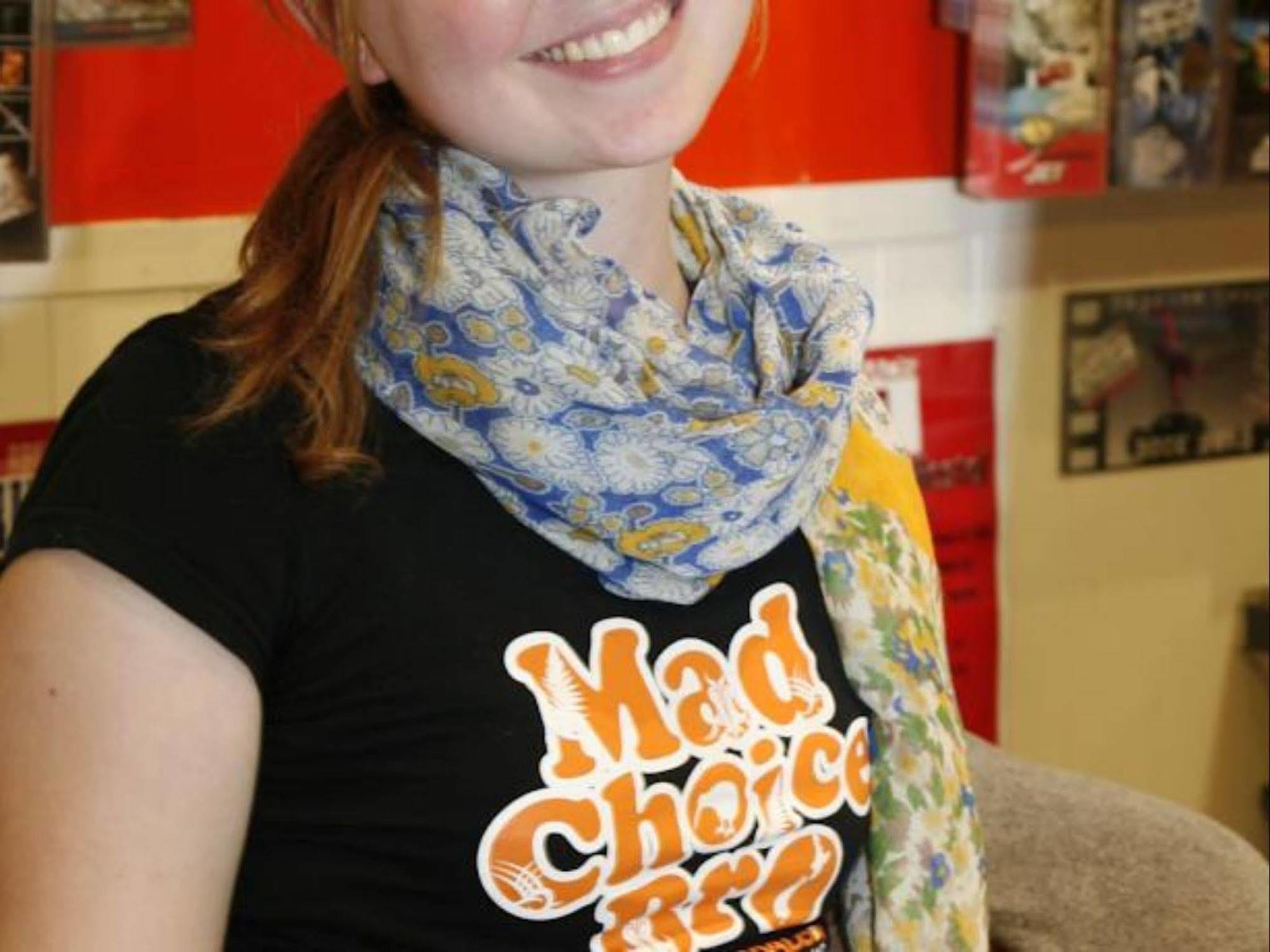 Hostel Nomads Capital Backpackers - Wellington (Adults Only) Exteriér fotografie A woman wearing a neck warmer