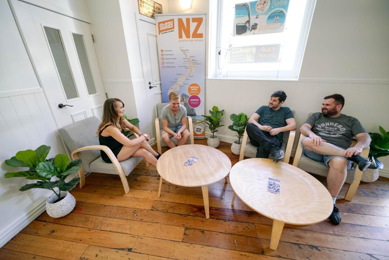 Hostel Nomads Capital Backpackers - Wellington (Adults Only) Exteriér fotografie The lounge at the New Zealand International Film School